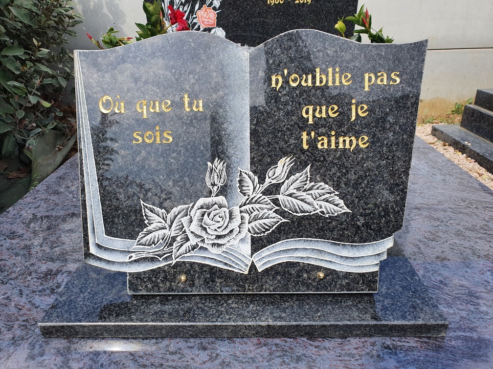 Pierre tombale commémorative, plaque funéraire avec lumière solaire,  mémorial de cimetière ou de jardin, personnalisé, résistant aux intempéries  et à la décoloration. -  France