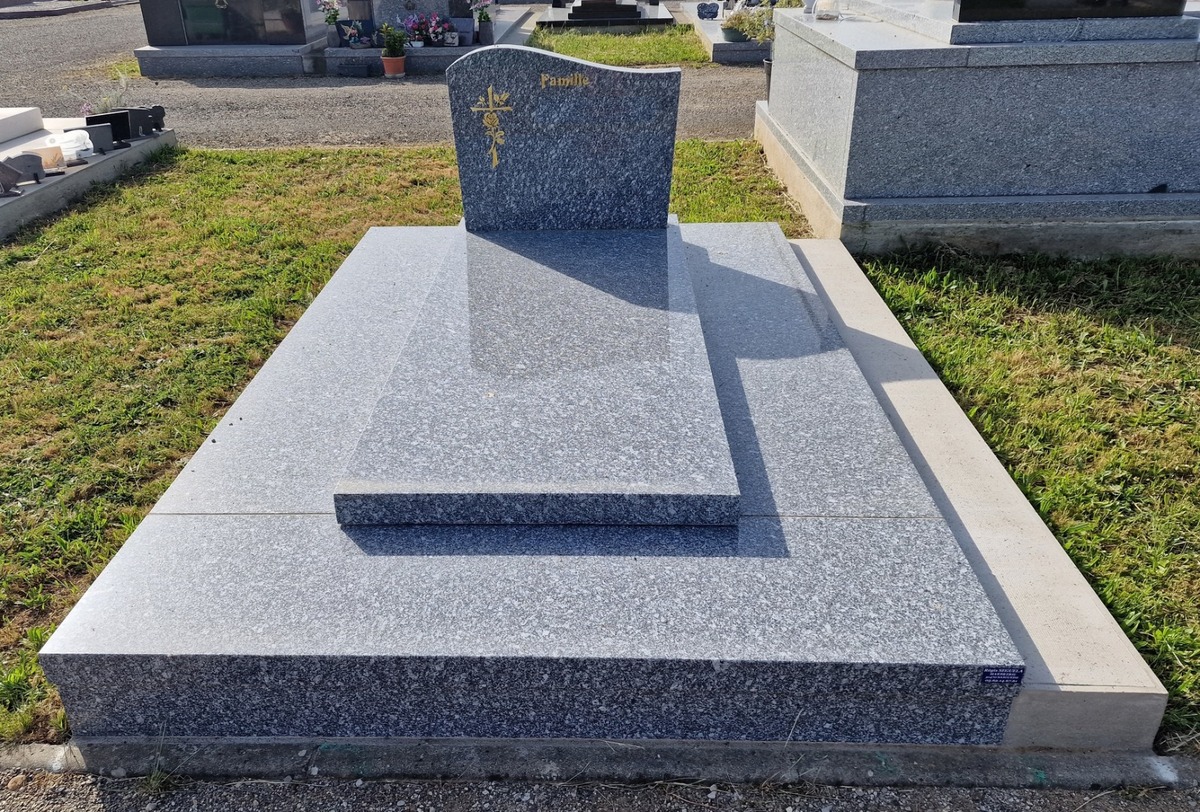 Pierre tombale en granit